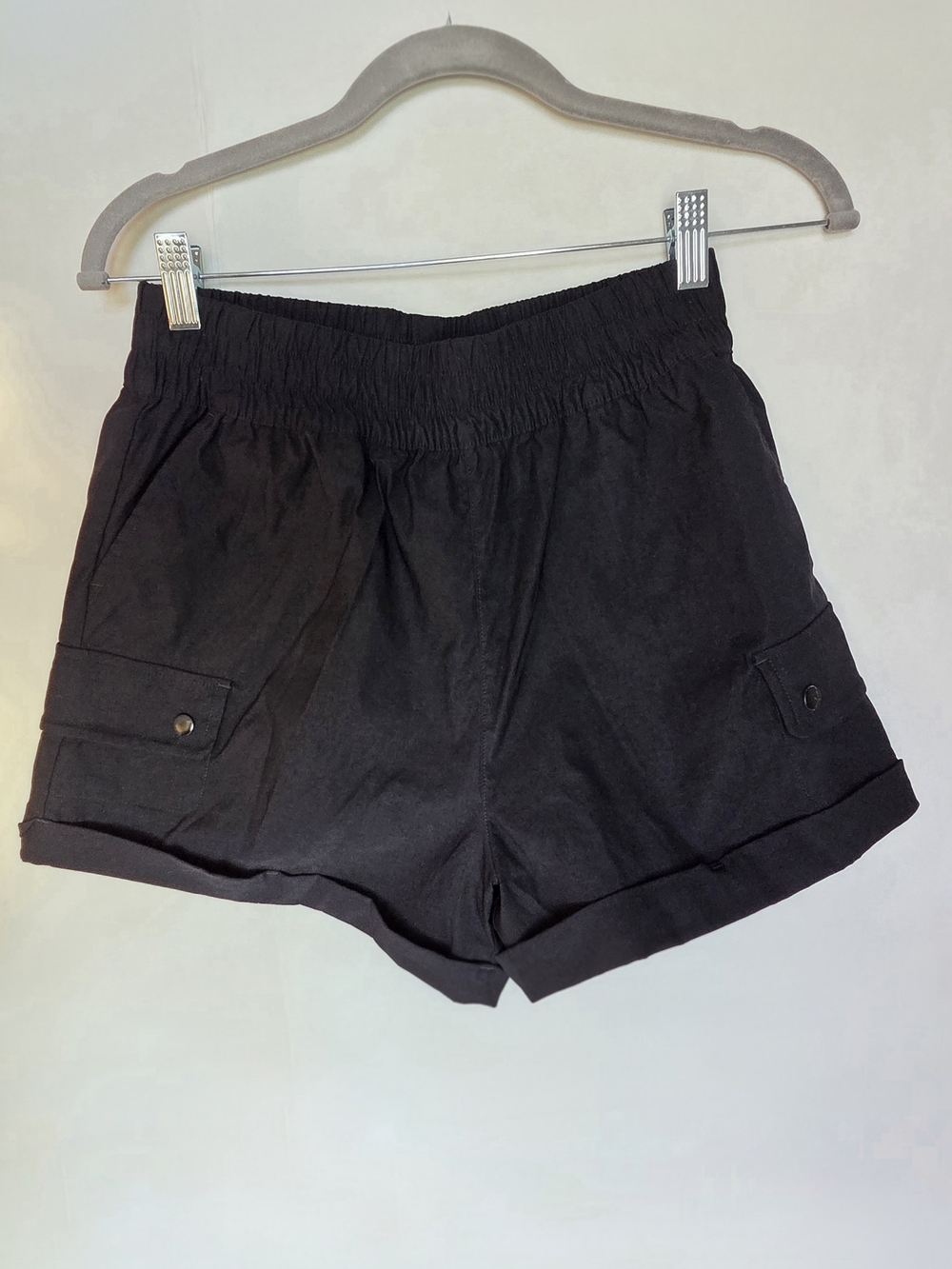 Mondetta Black Cuffed Hiking  Pull-On Shorts with Utility Pockets Small